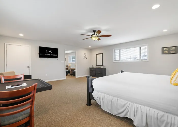 East Shore Lodging
